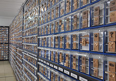 21000 types of accessories for clothing, bags, backpacks, shoes, belts, corsets, bracelets, corsets